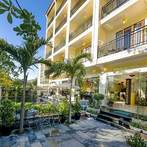 Rose Garden Hotel