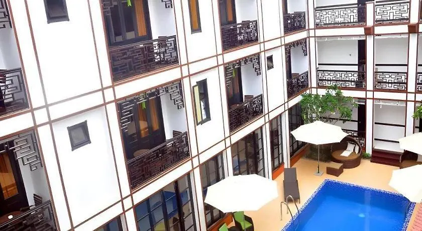 Vinh Hung 2 City Hotel Hoi An 2*,